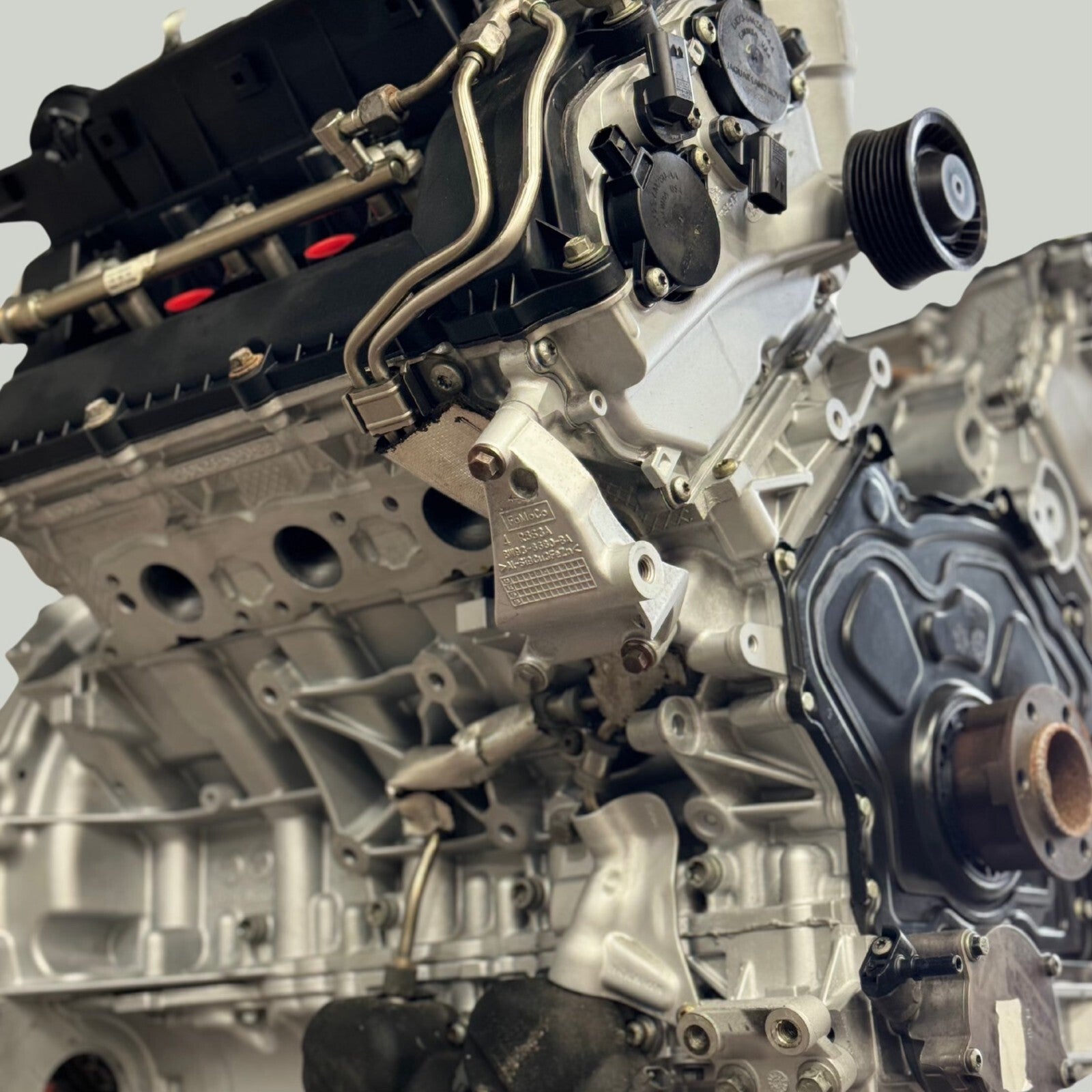 2017-2020 Range Rover 3.0L V6 Supercharged Remanufactured Engine – OEM LR079611
